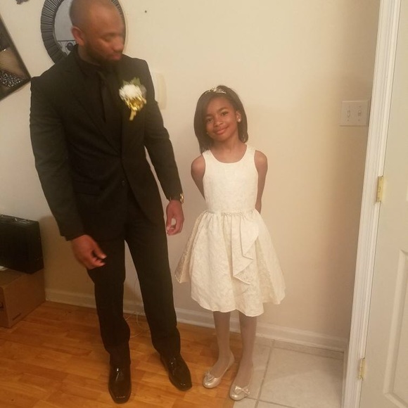 Little Girls Dress - Picture 5 of 5